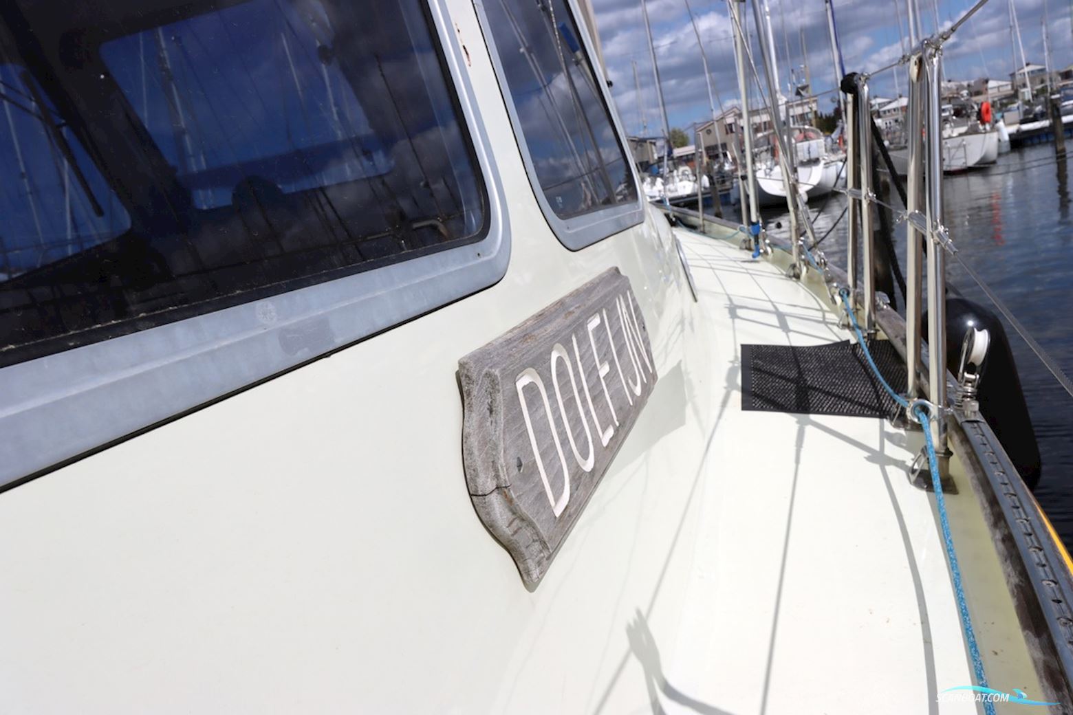 Koopmans 33 Deck Salon