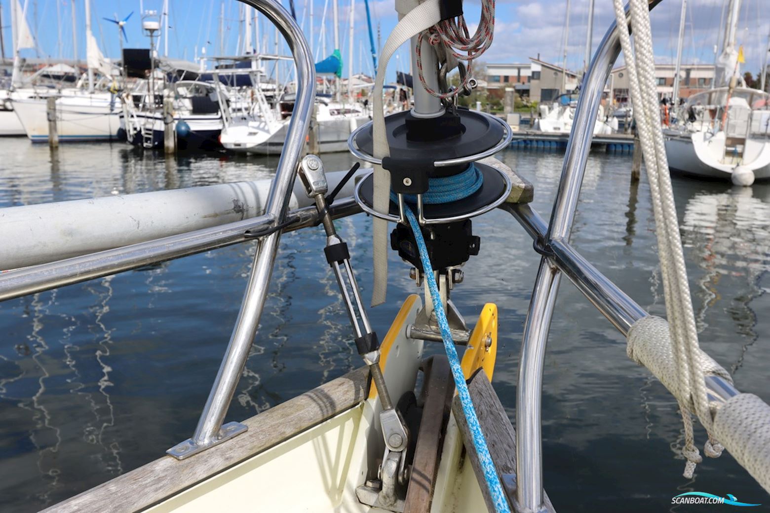 Koopmans 33 Deck Salon