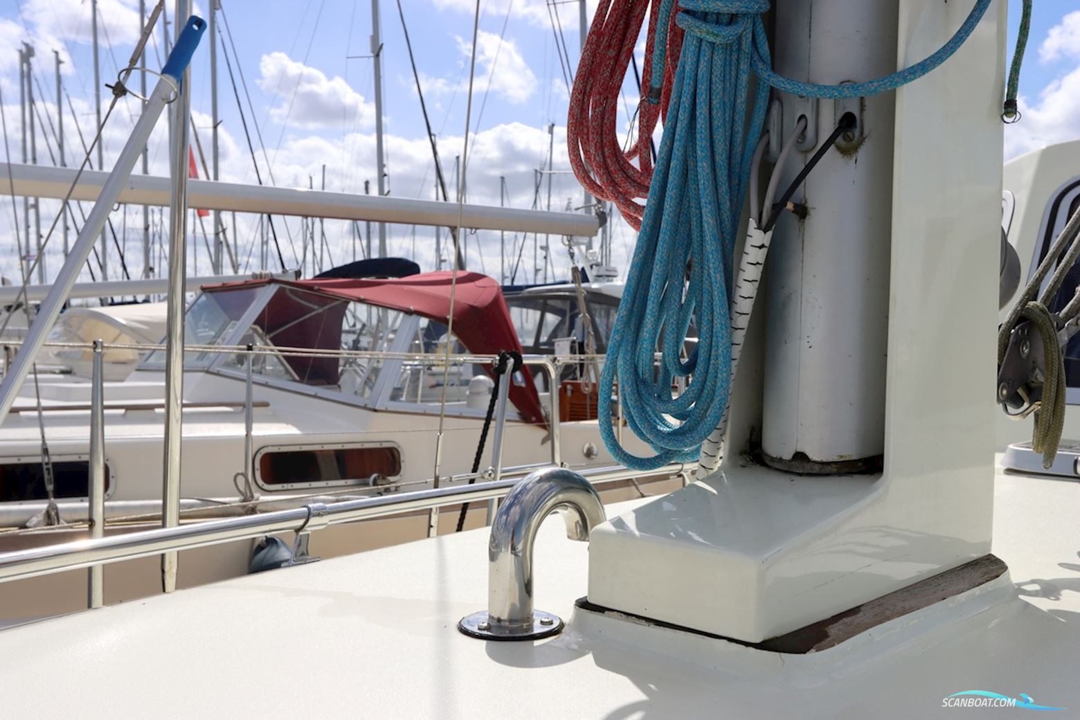 Koopmans 33 Deck Salon