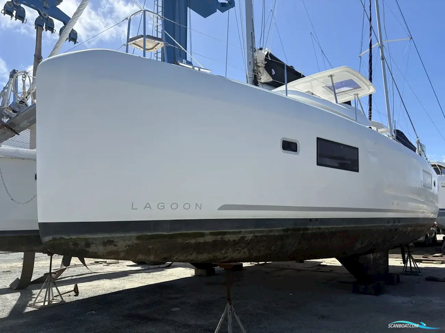 Lagoon 42