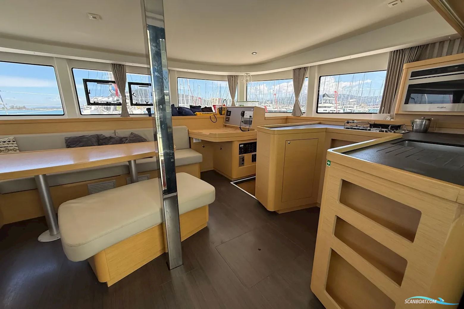 Lagoon 42