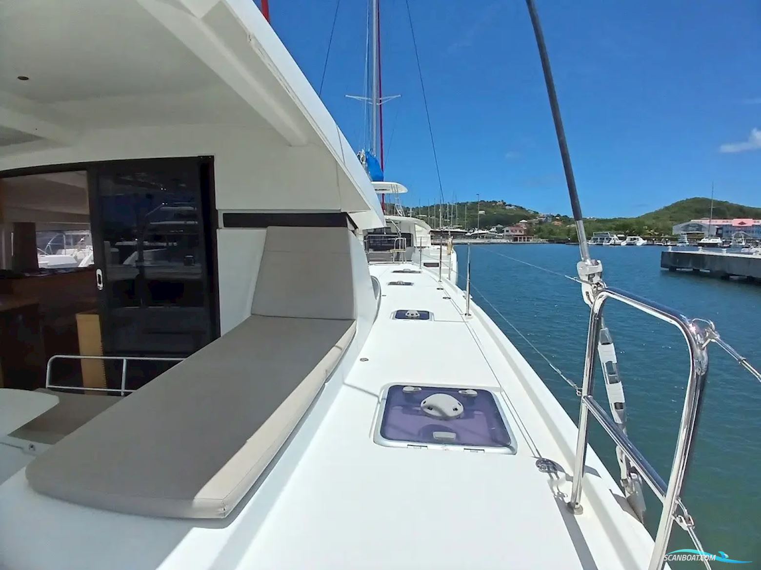 Lagoon 42