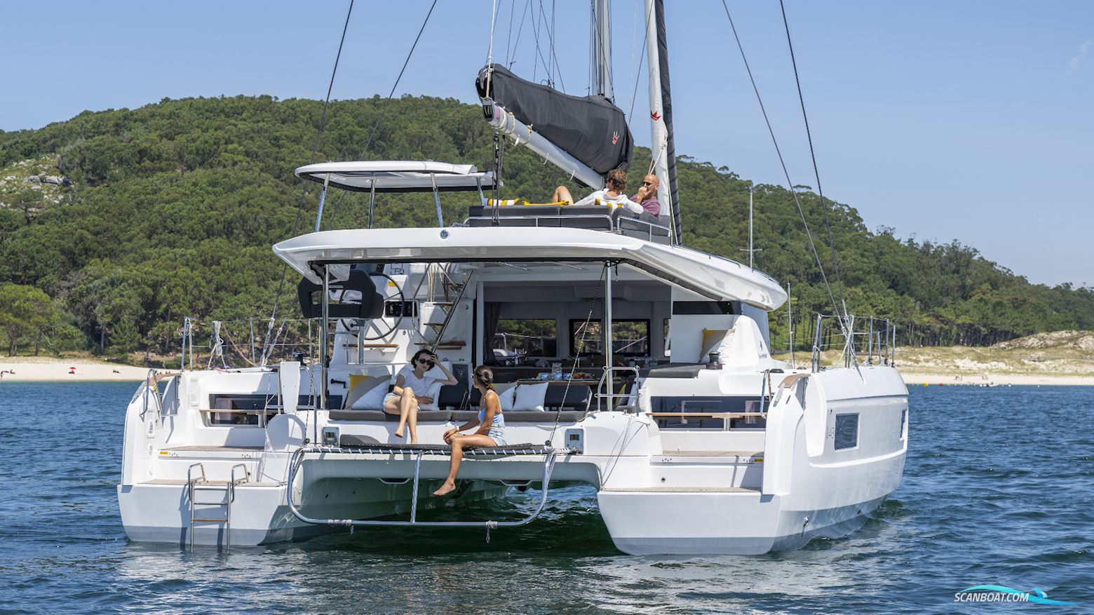 Lagoon 43 