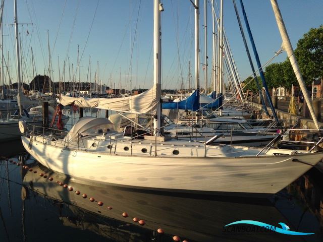 Laurent Giles 38 Zeilboten 1976, met Volvo MD22B Penta  motor, Denemarken