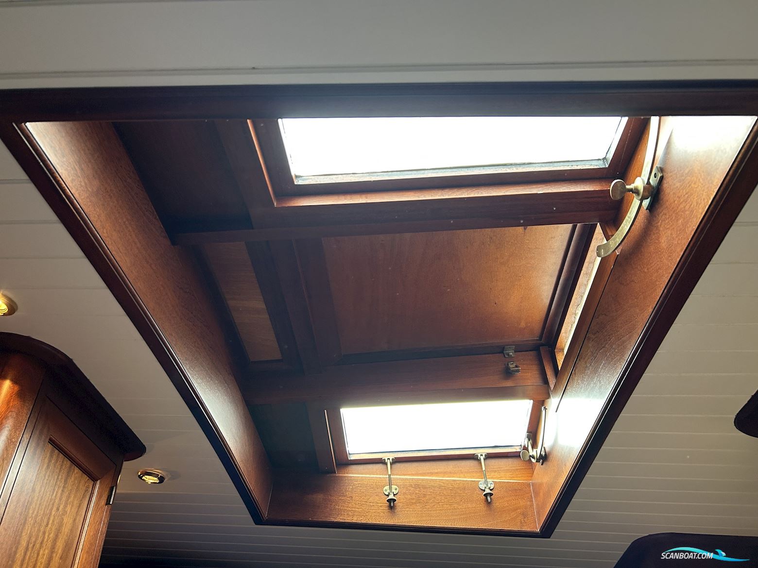 Lemsteraak Beluga Roefuitvoering Jachtuitvoering