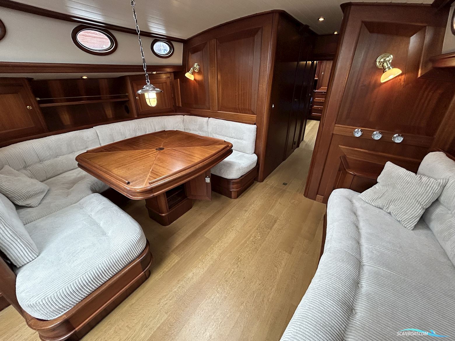 Lemsteraak Beluga Roefuitvoering Jachtuitvoering