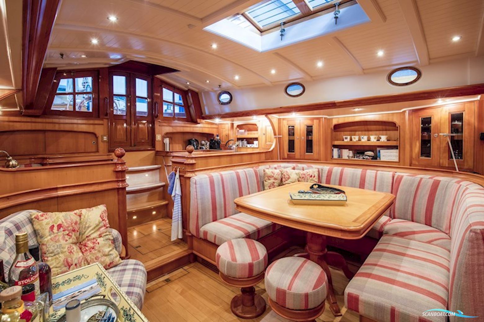 Lemsteraak Gouden Leeuw - Roefaak Hoek Design