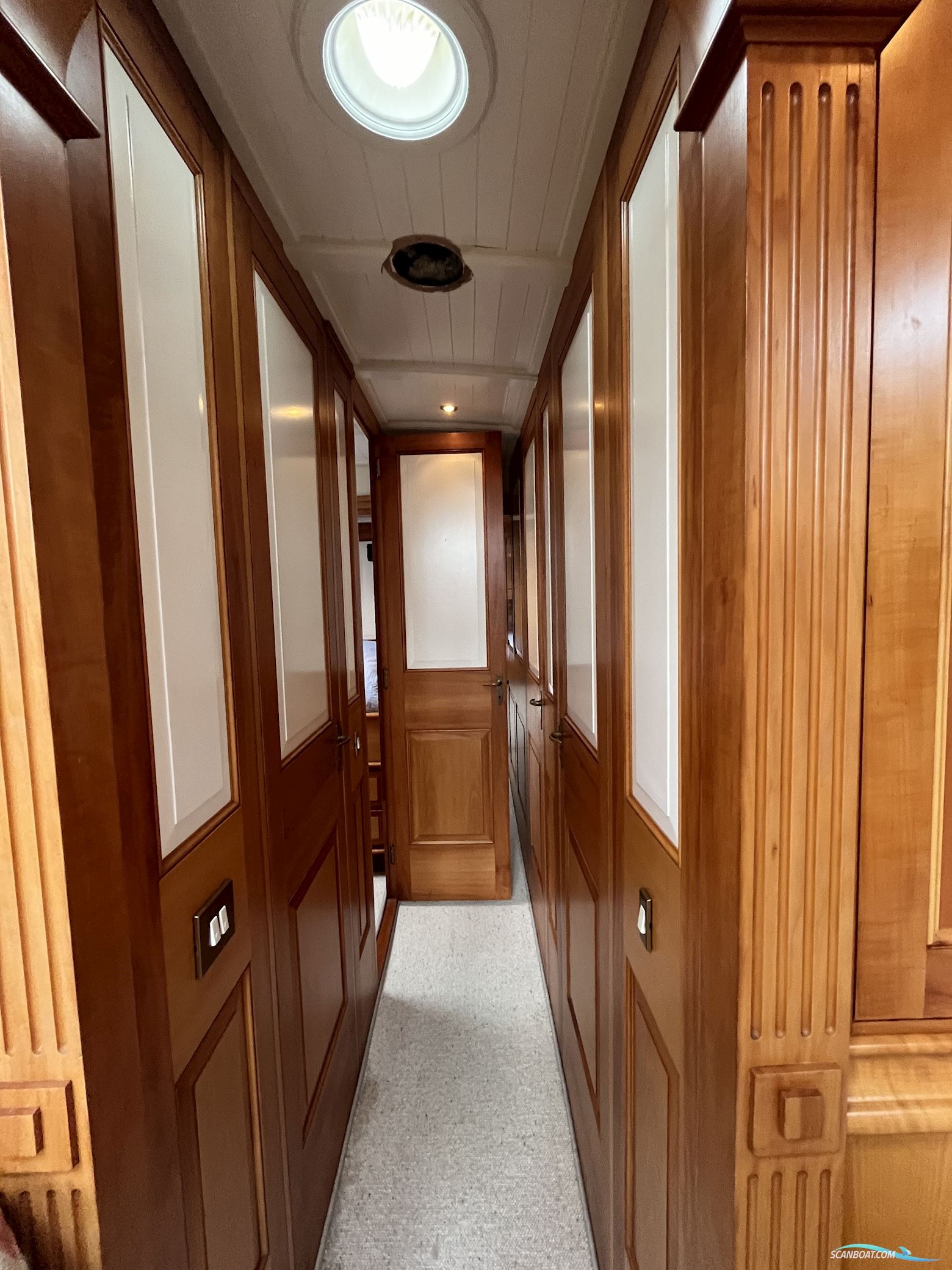 Lemsteraak Gouden Leeuw - Roefaak Hoek Design