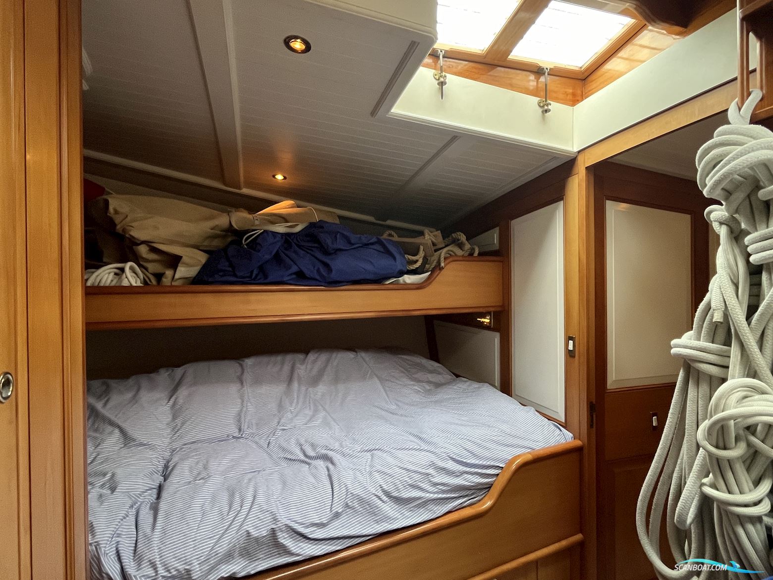 Lemsteraak Gouden Leeuw - Roefaak Hoek Design