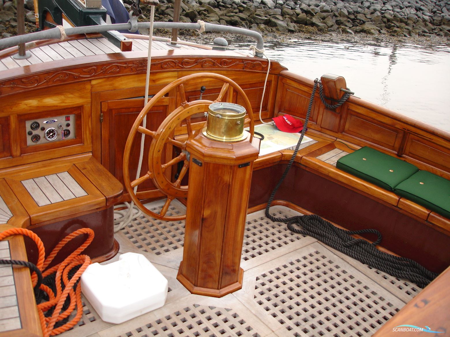 Lemsteraak Halley - Roefuitvoering