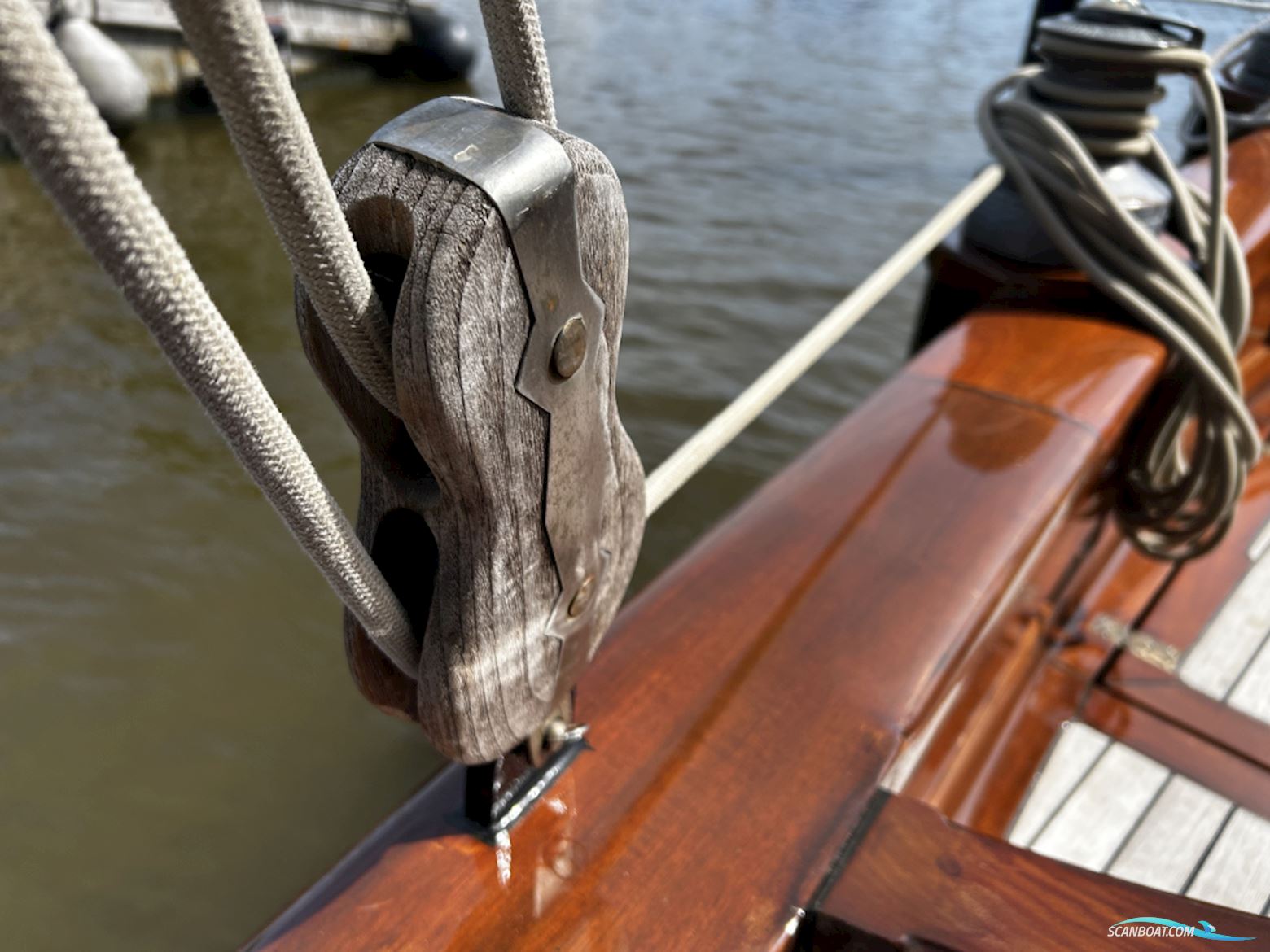 Lemsteraak Roefaak - Sydsulver - Hoek design