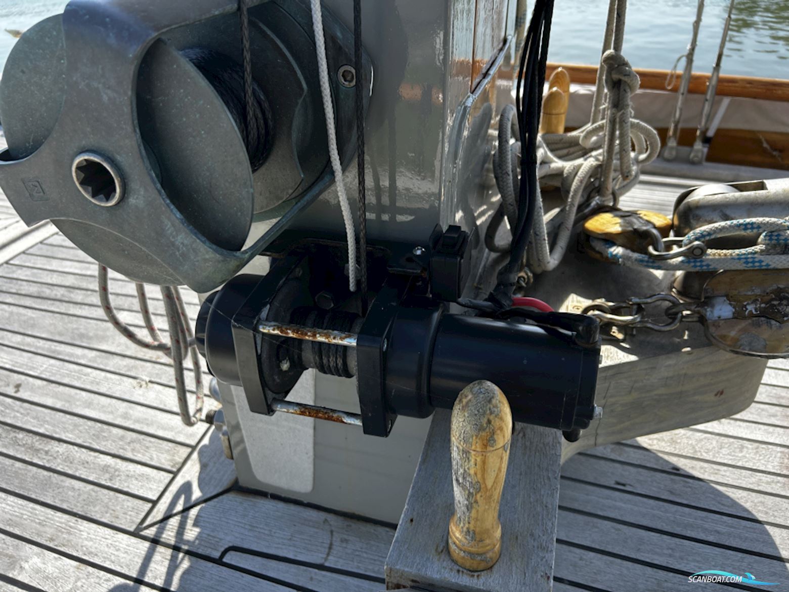 Lemsteraak Witte Eend - Roefuitvoering Hoek Design