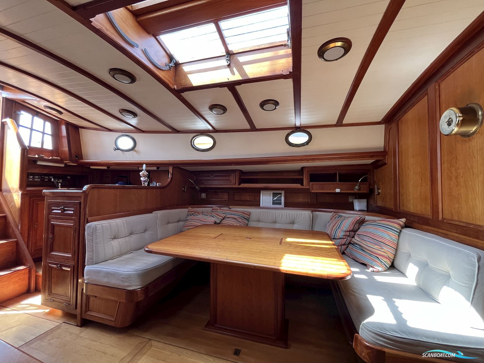 Lemsteraak Zilveren Zwaan - Hoek Design Roefuitvoering