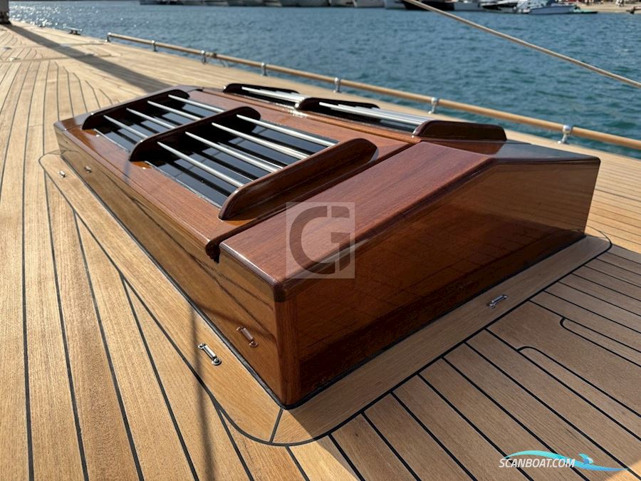 Leonardo Yachts Eagle 54
