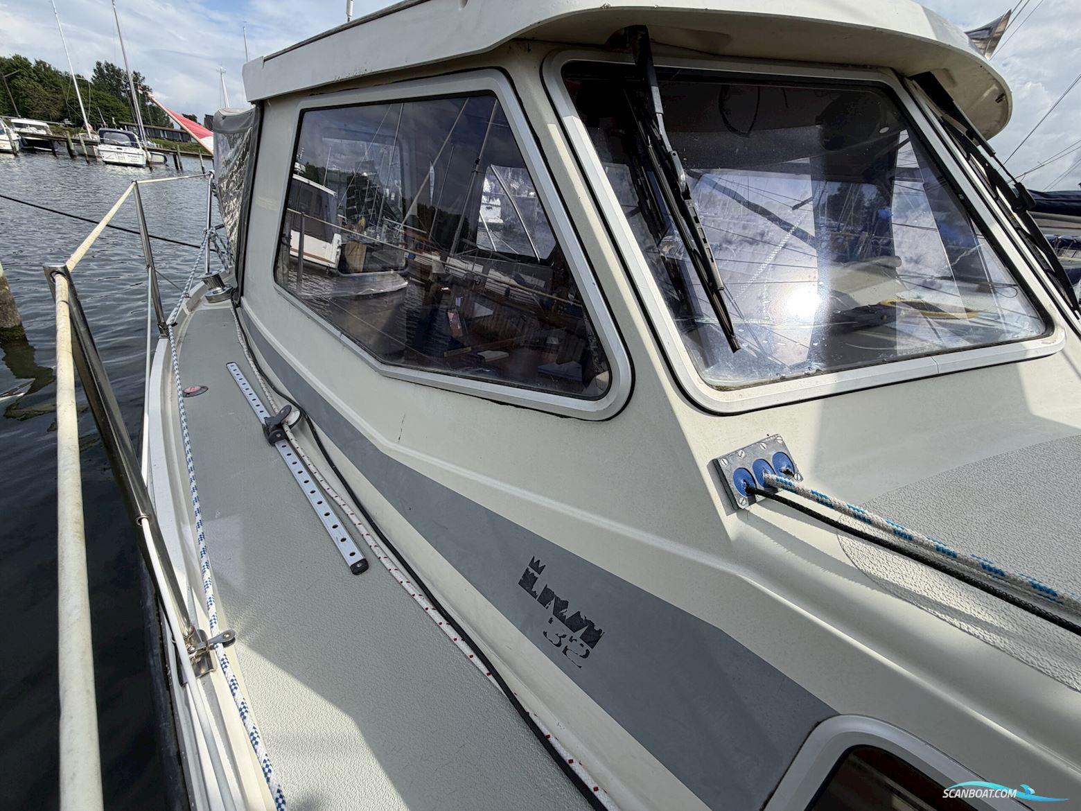 LM 32