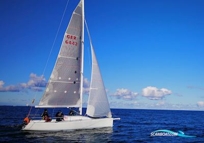 Lutra 25 Zeilboten 1999, met Tohatsu motor, Duitsland