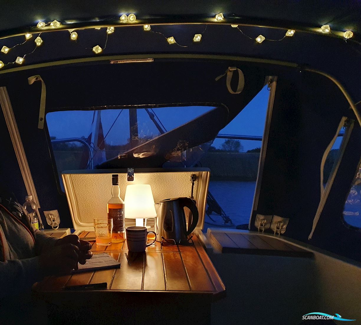 Mascot 28