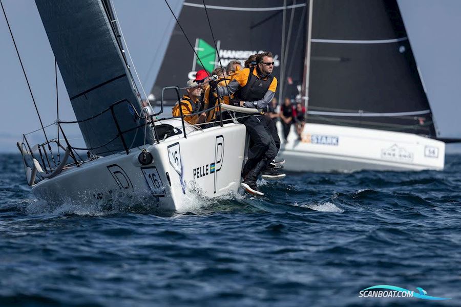 Melges 32