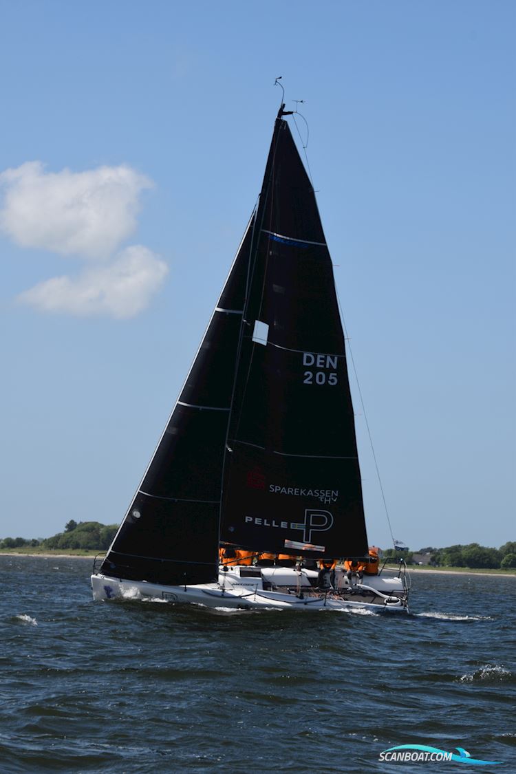 Melges 32
