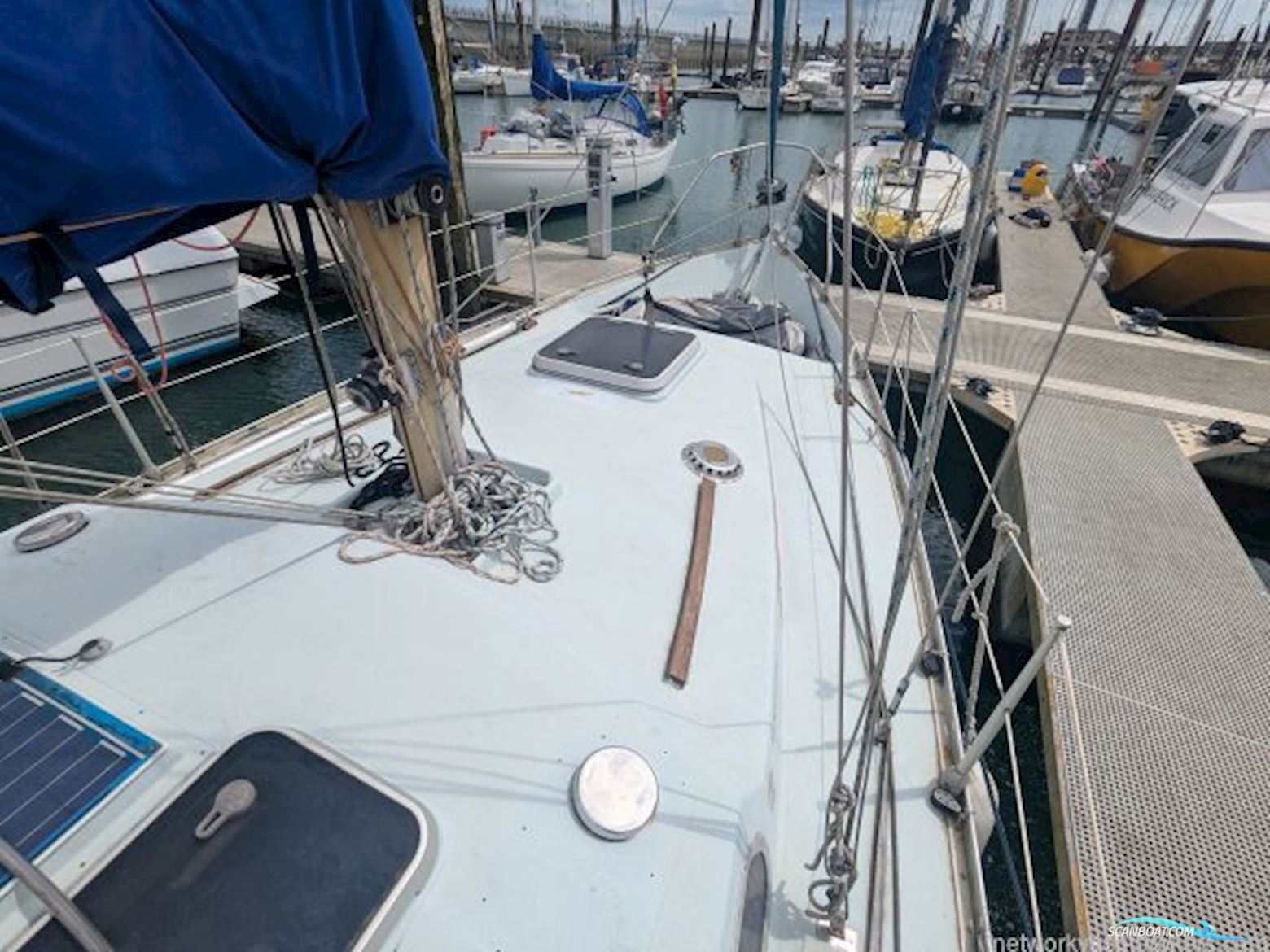 Moody 33 MK I Centre Cockpit