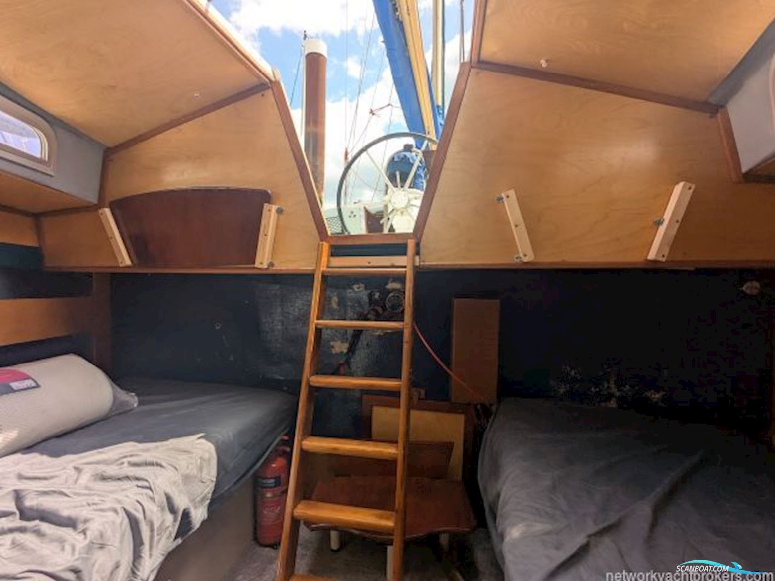 Moody 33 MK I Centre Cockpit