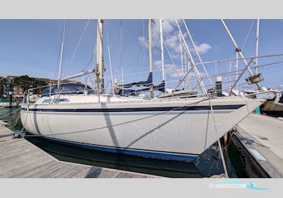 Moody 37 Zeilboten 1986, met Thorneycroft motor, United Kingdom