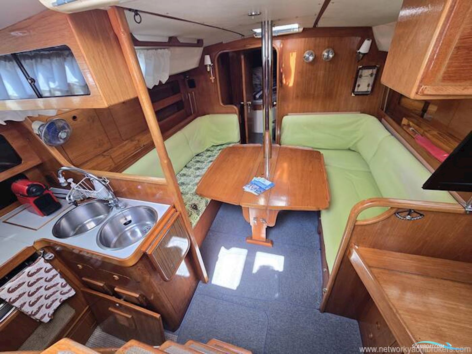 Moody 376 Centre Cockpit