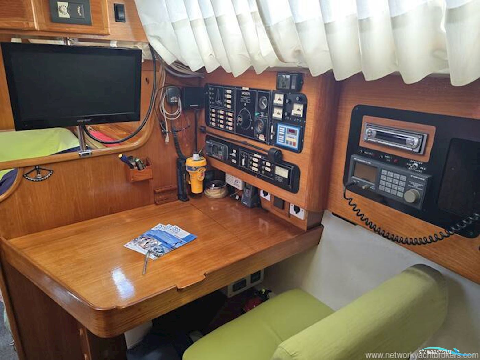 Moody 376 Centre Cockpit