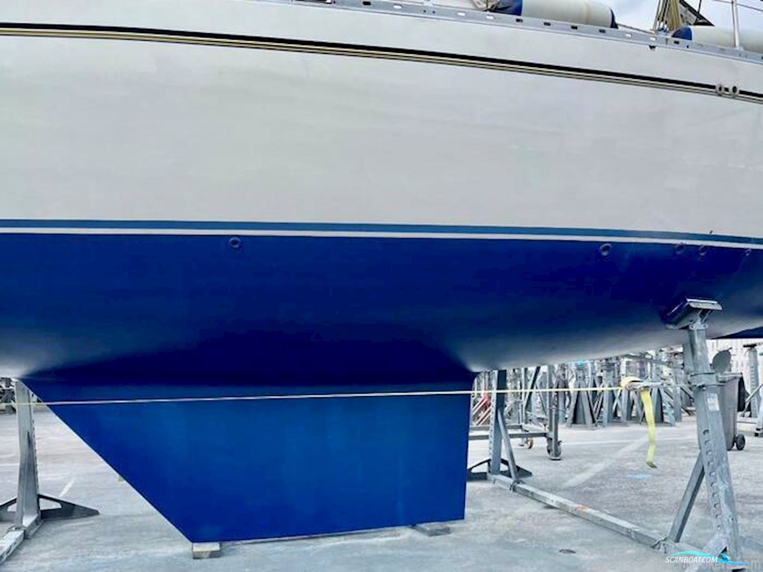 Moody 376 Centre Cockpit