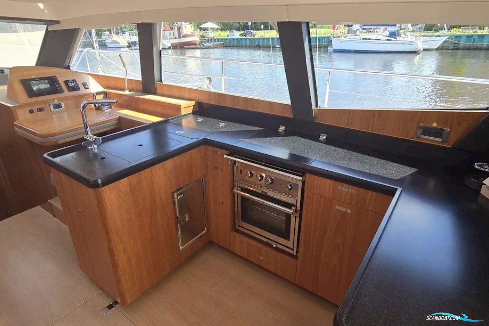 Moody 54 DS - Decksaloon