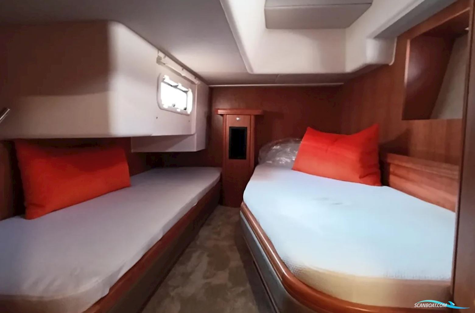 Moody 54 DS - Decksaloon