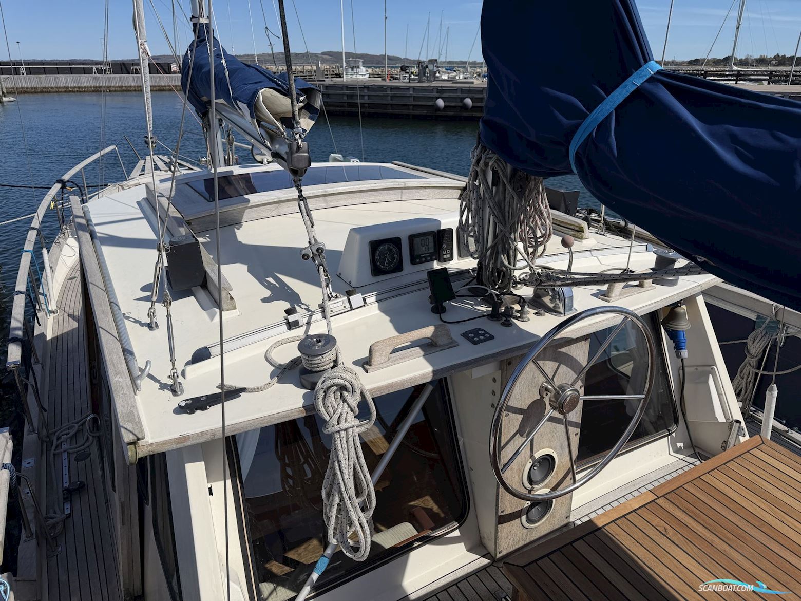 Nauticat 33