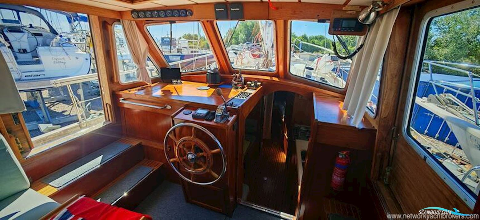 Nauticat 33