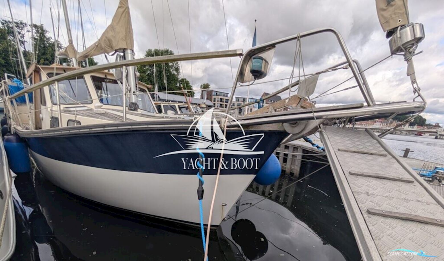 Nauticat 33