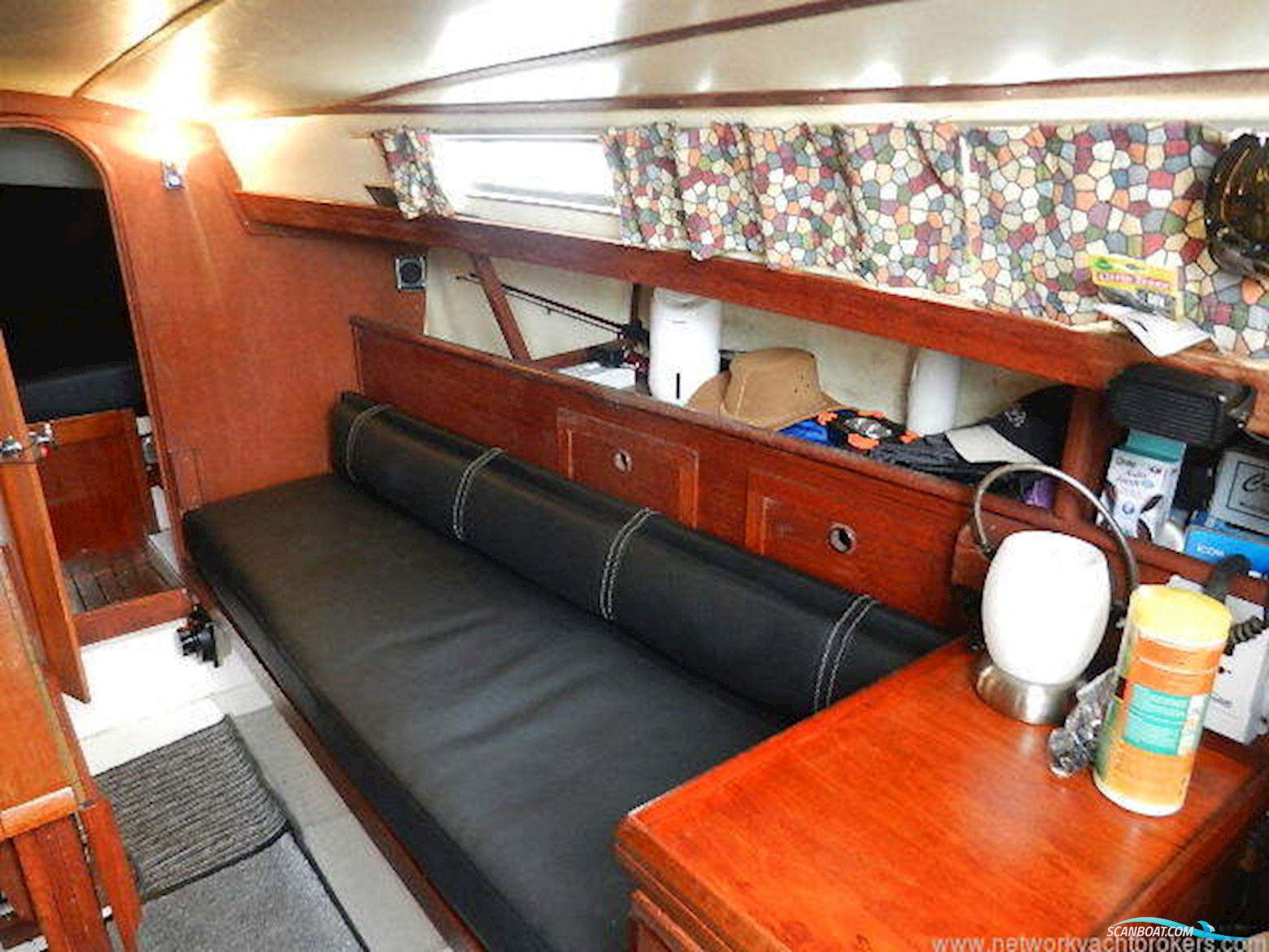 Omega Yachts 28