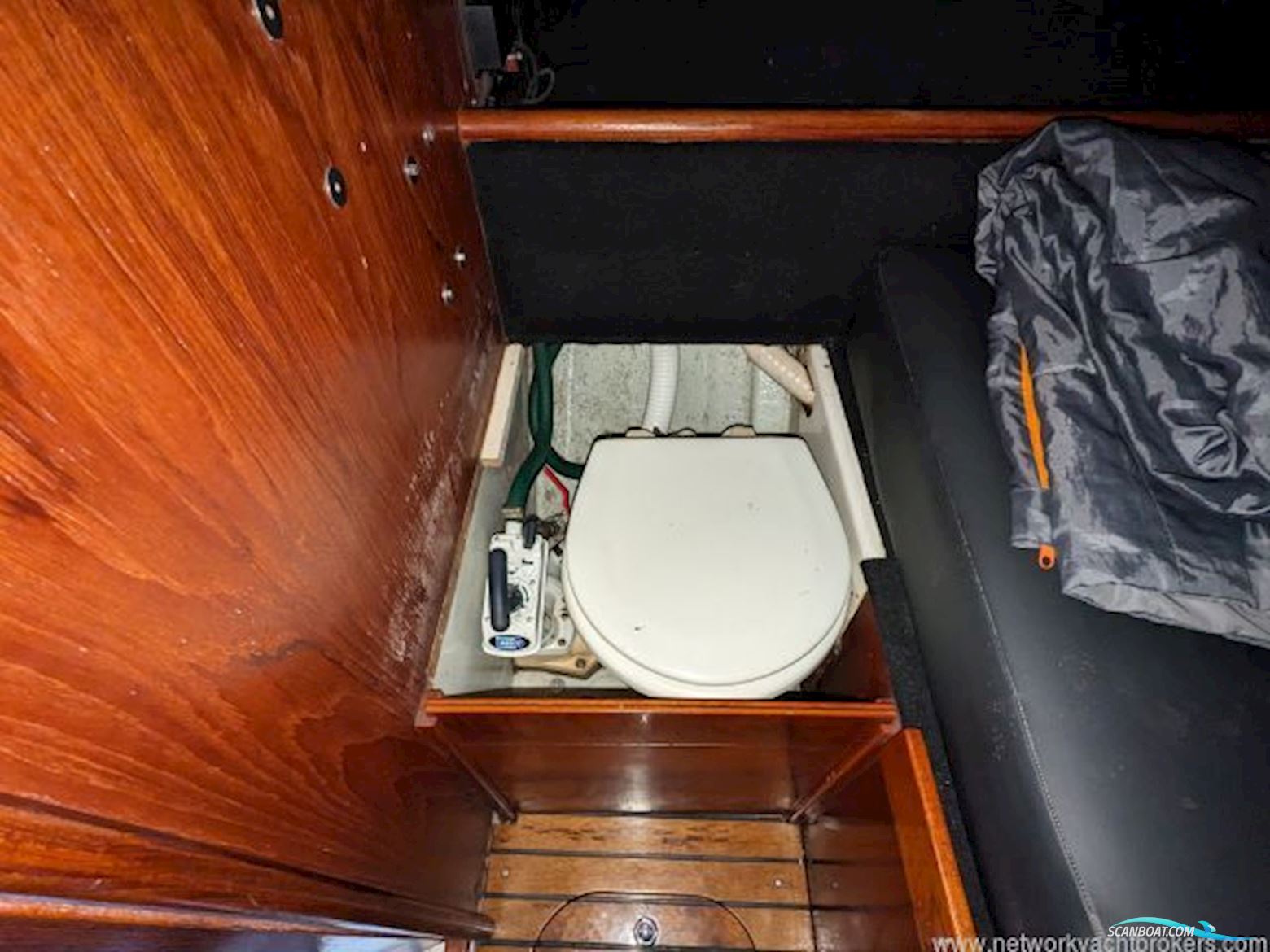 Omega Yachts 28