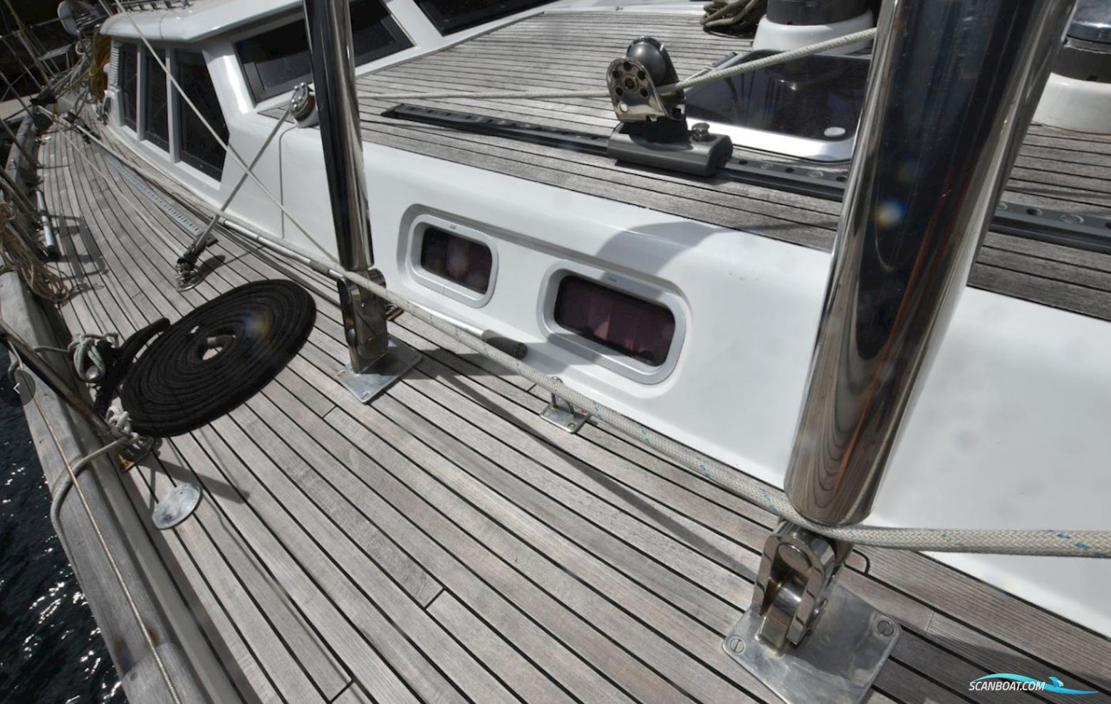 Oyster 80 Deck Saloon