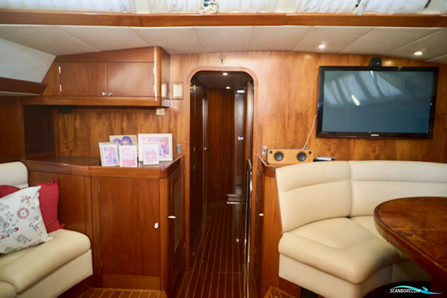 Oyster 80 Deck Saloon