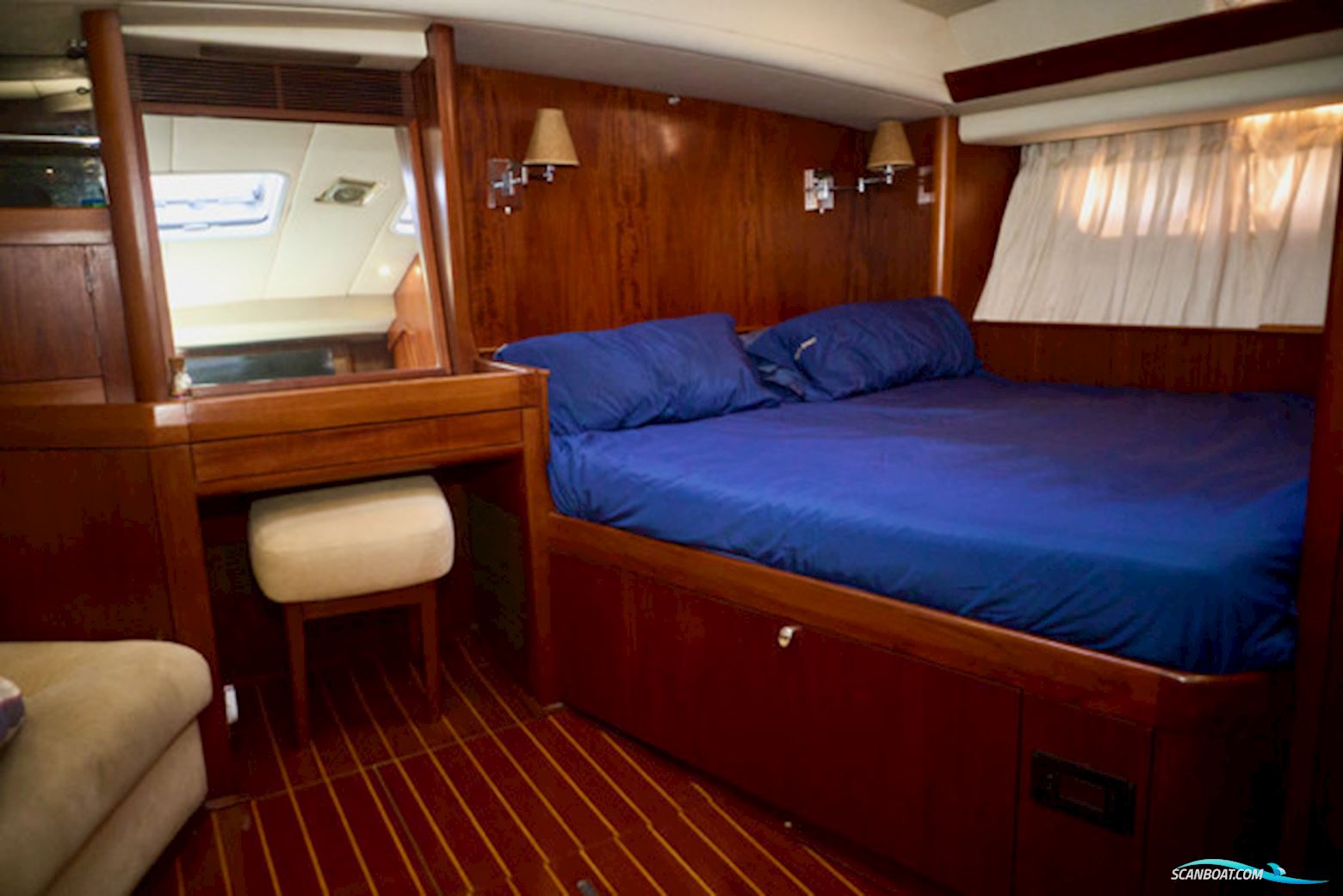 Oyster 80 Deck Saloon