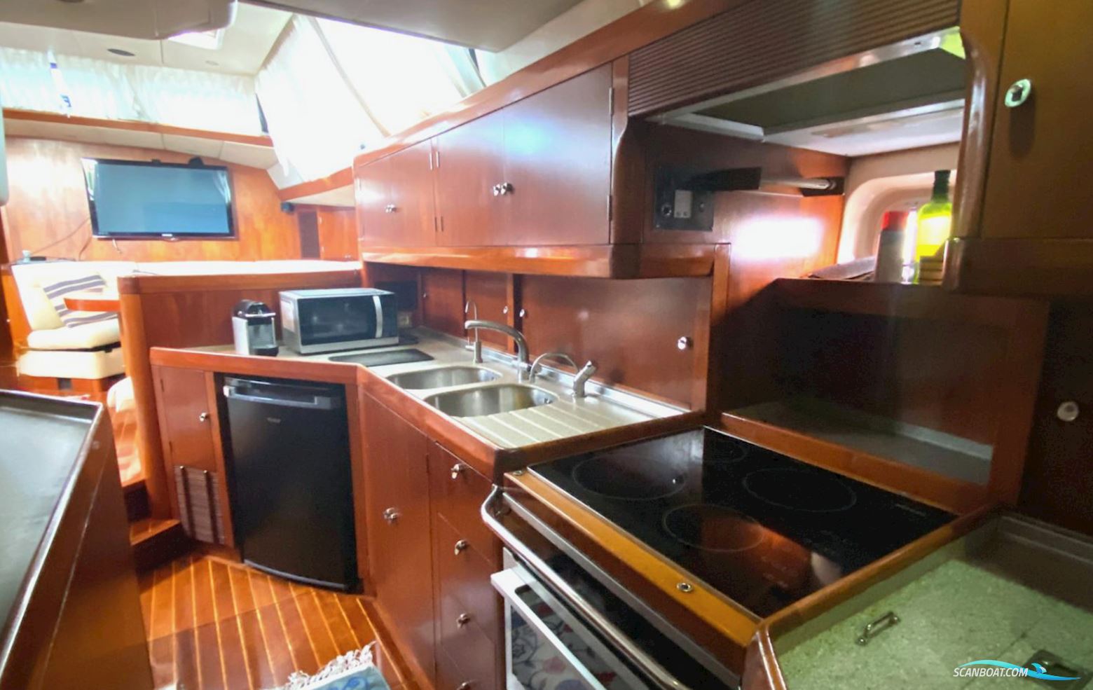 Oyster 80 Deck Saloon