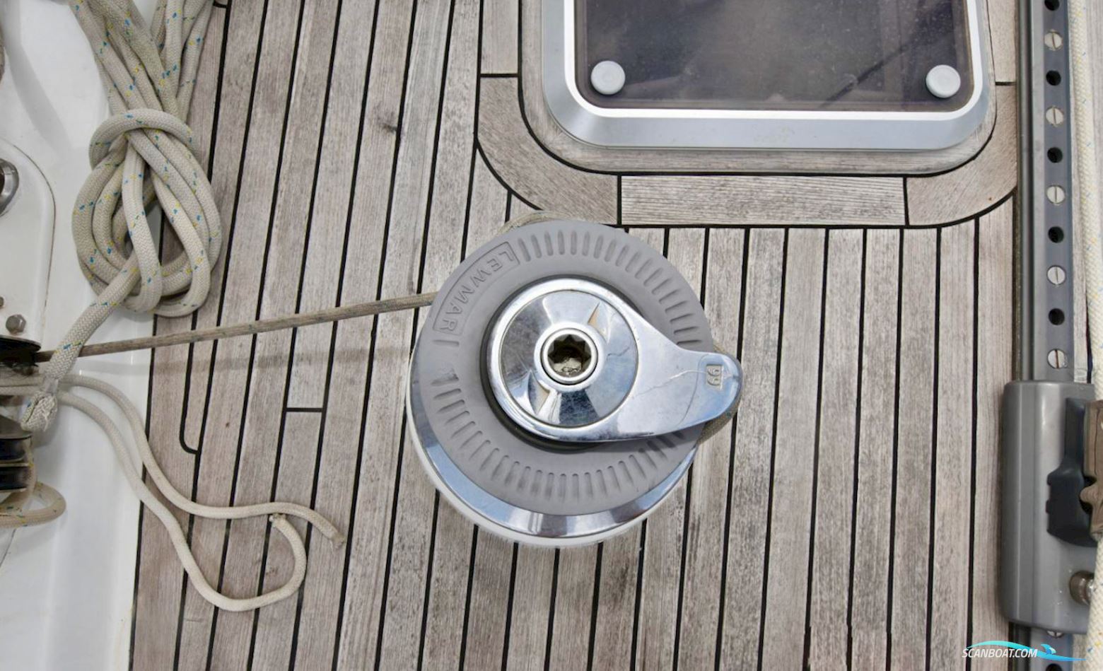 Oyster 80 Deck Saloon