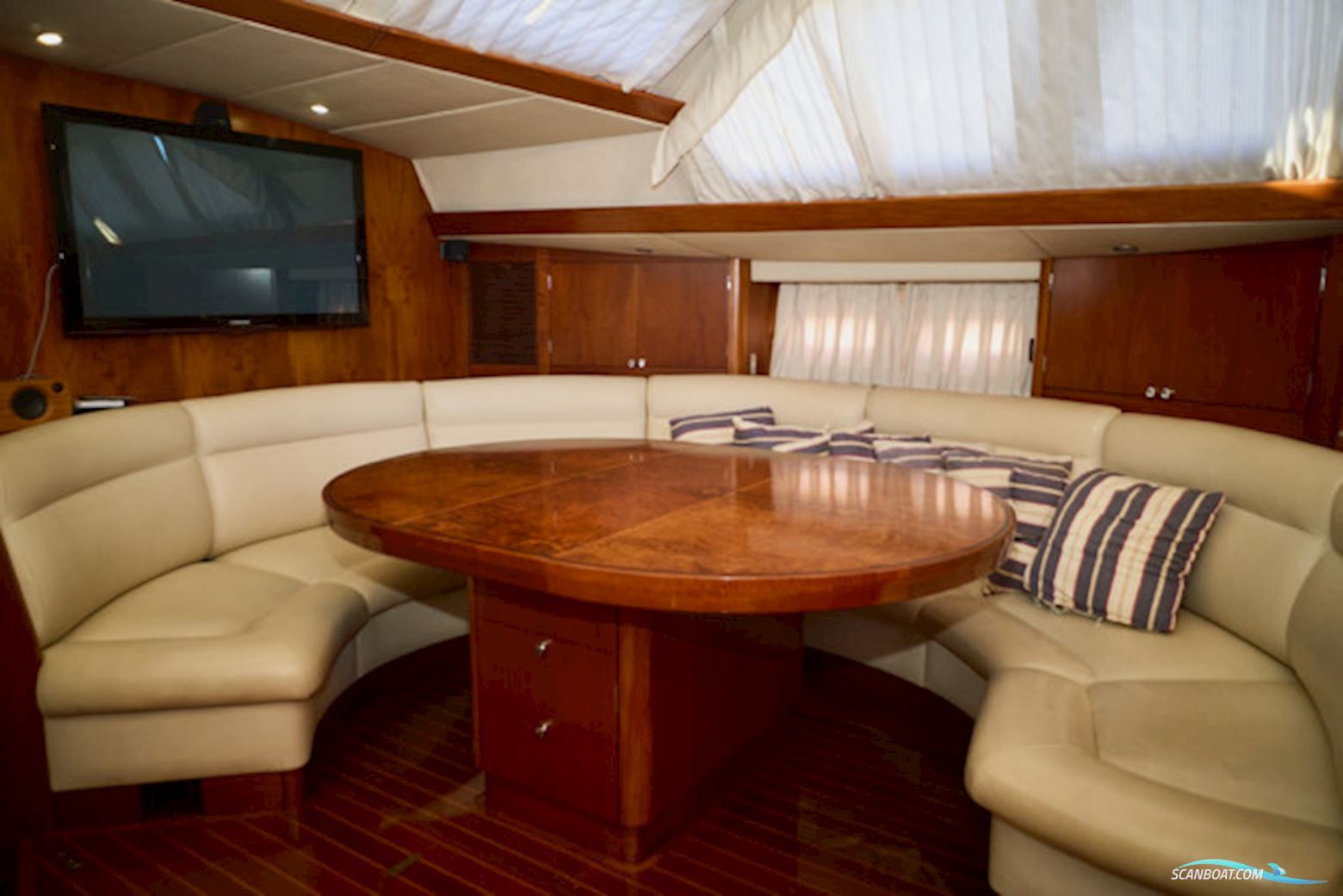 Oyster 80 Deck Saloon