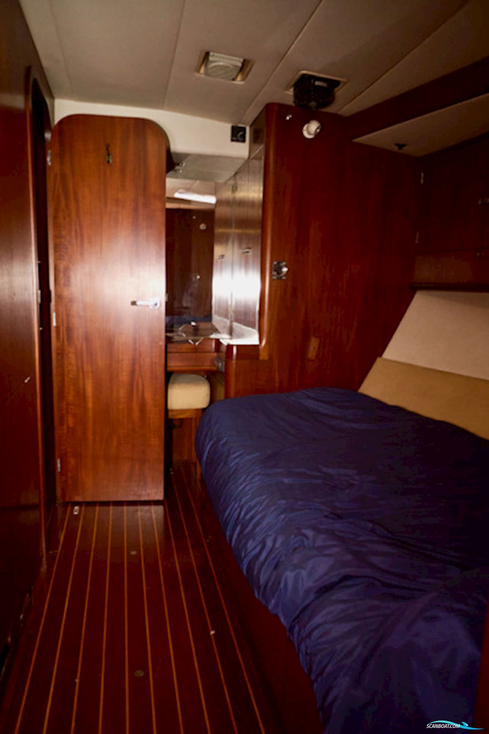 Oyster 80 Deck Saloon