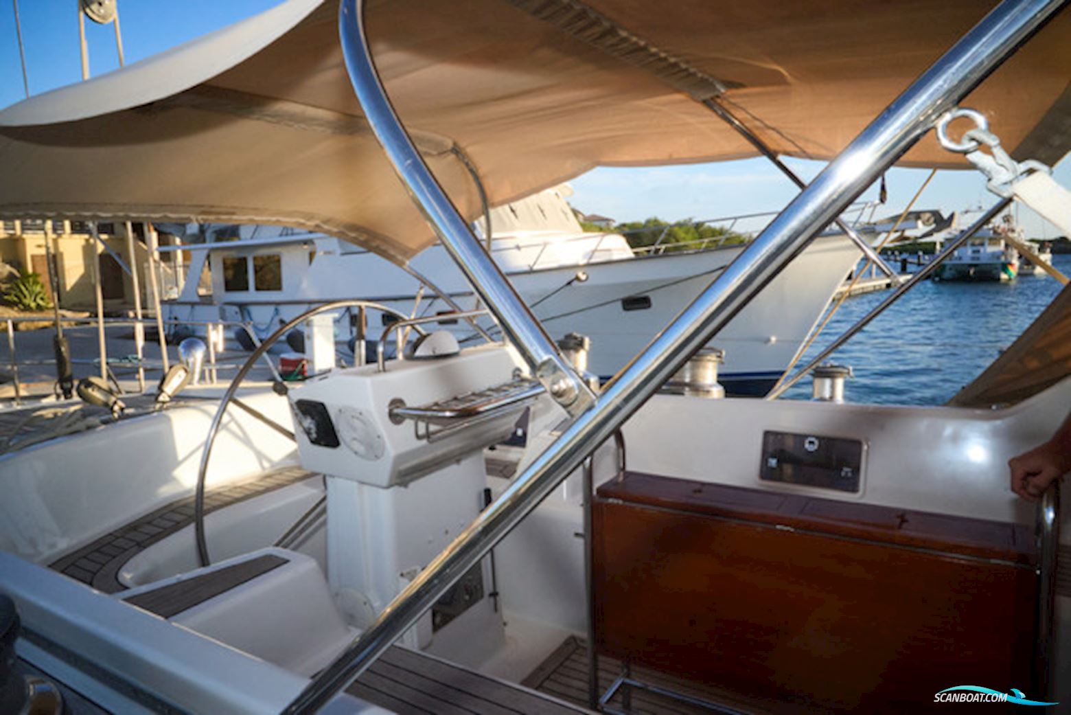 Oyster 80 Deck Saloon