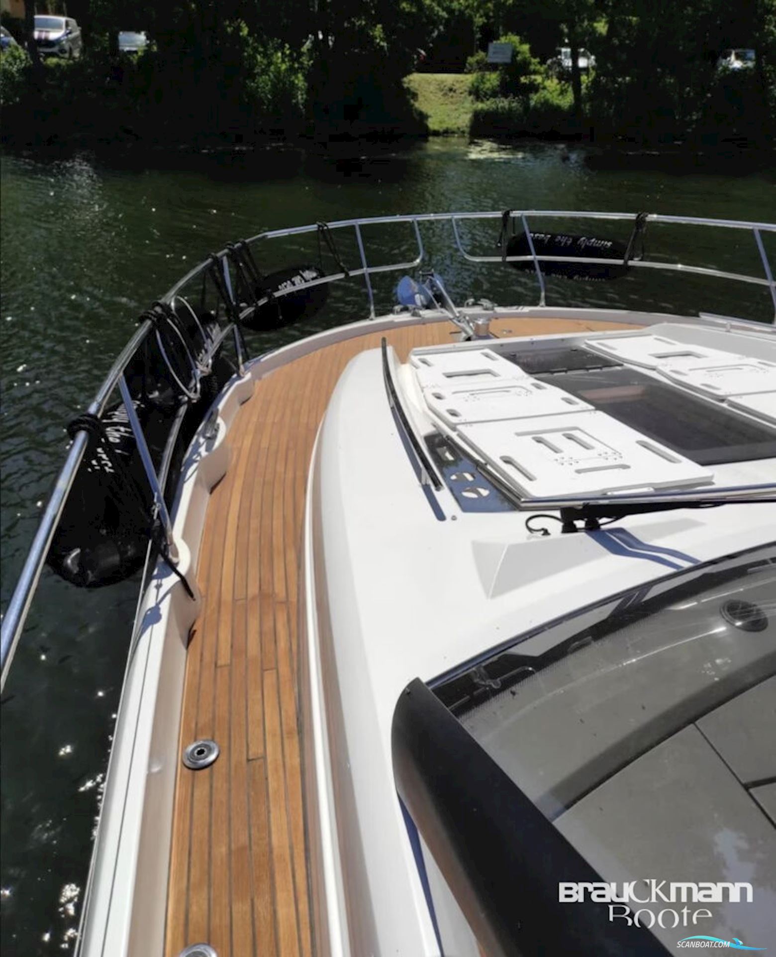 Prestige Yachts 520 S