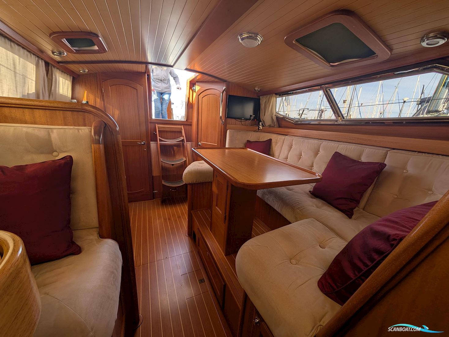 Regina 35