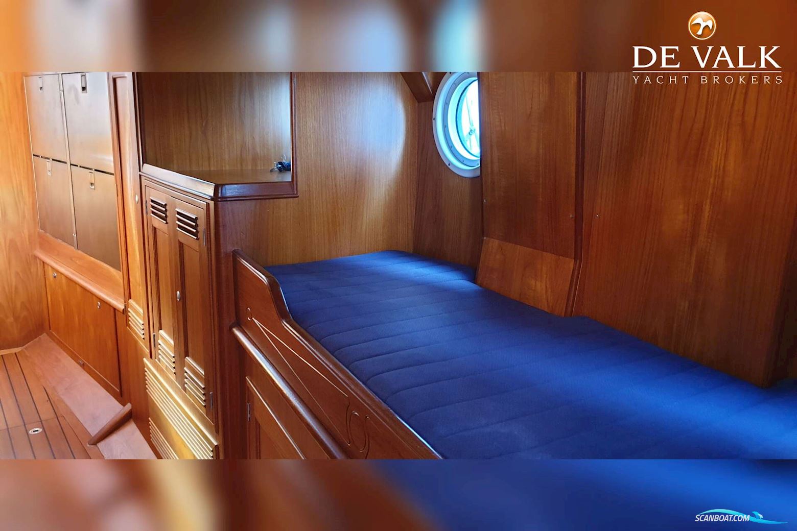 Robert Clark 64 Pilothouse