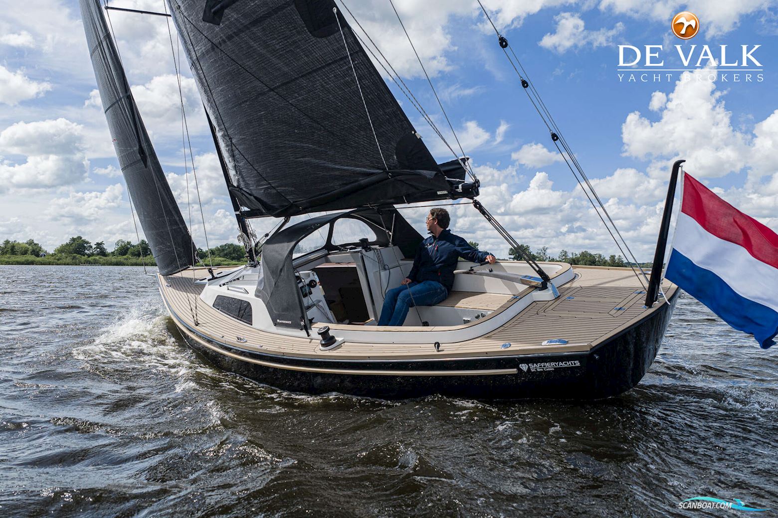 SAFFIER SC10 Cabin