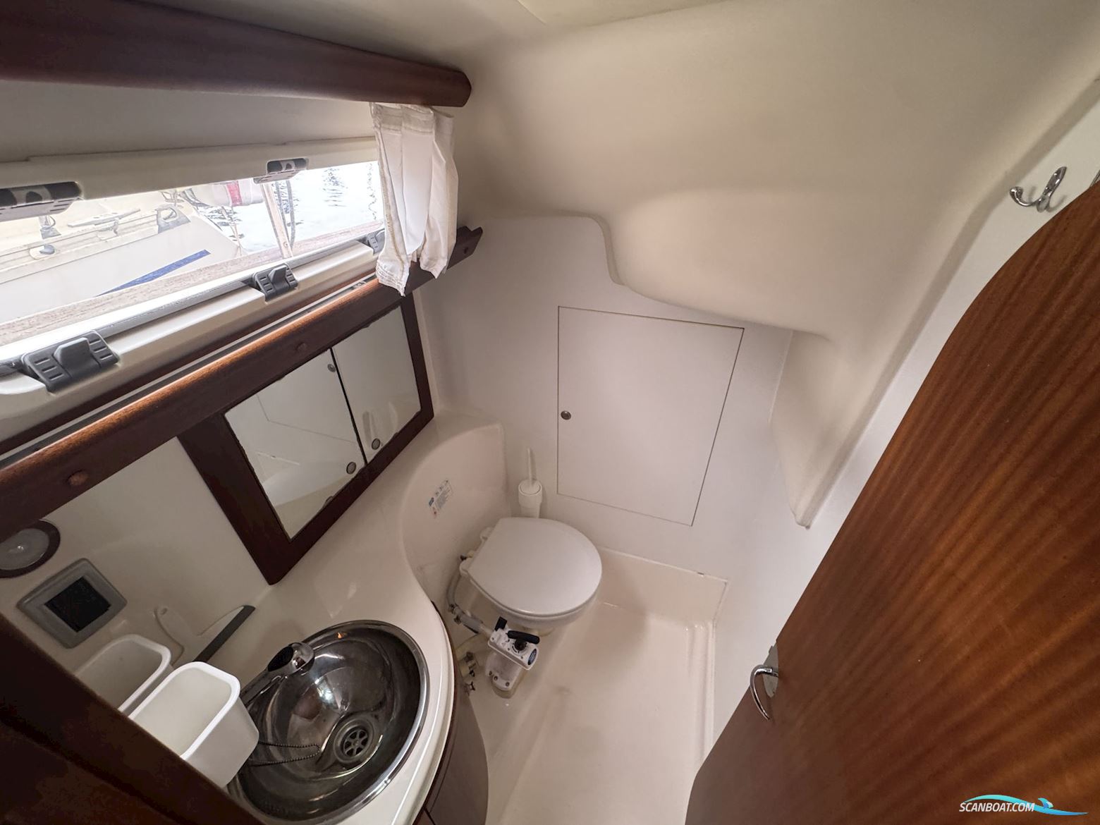 Salona 37 2008 - EU VAT Paid. Performance and comfortable living space combined.