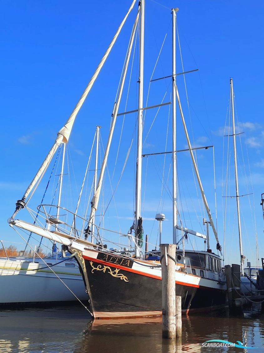 Schooner 43 "Aleja"